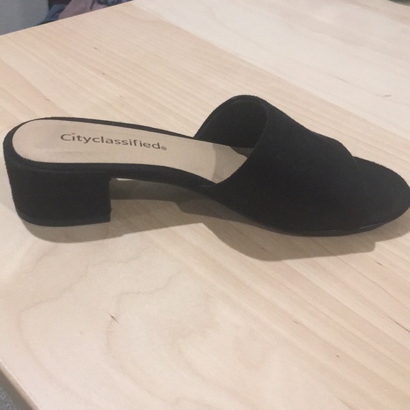 Black sandals - Picture 2 of 2